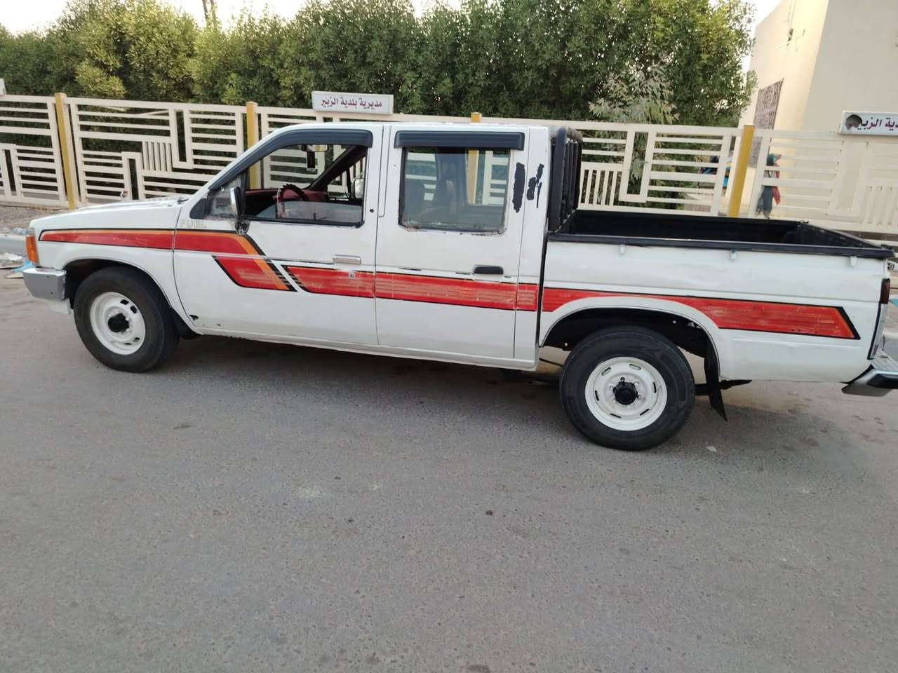 سياره نيسان للبيع موديل 89 رقم النبار شرط التحويل ابلاديه اي ضربه مابيه بيهه رشات صبق بدون معجون مكانه النبار الخالديه ***********
