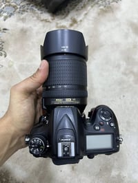 نيكون 7200+زوم300-70 وياها احزام وشاحنه وبطاريه ورام يوجد توصيل 078023...
