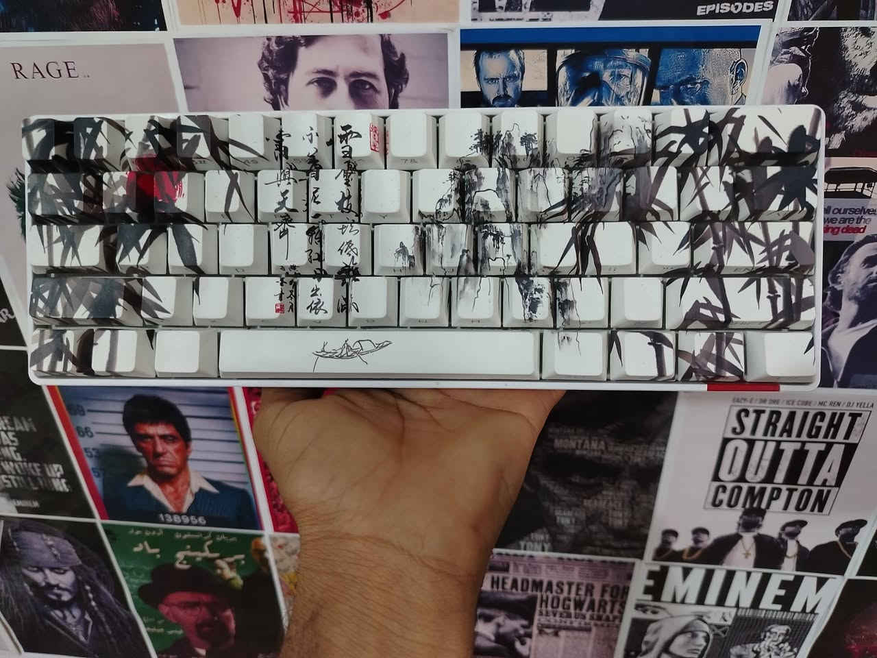 🔥 تجميعة ألعاب قوية للبيع – جاهزة للتشغيل فوراً 🔥
💻 المواصفات:
🎮 كرت شاشة: NVIDIA GeForce RTX 2060 6GB
⚙️ معالج: AMD Ryzen 5 3600 – 6 Cores
🧩 مذربورد: B450 GAMING PRO Carbon AC
🧠 رامات: 16GB 3200MHz من شركة Kingston HyperX
🚀 التخزين:

SSD 512GB من شركة Lexar

HDD 1TB

🔌 مزود طاقة: Zalman 650W 80+ Bronze

🖥️ الكيس: من شركة DeepCool
✔️ 4 فانات
✔️ تحكم RGB
كيبورد ميكانيكي بلو سويتچ حجم 60٪
ماوس بلوتوث عادي 
وياه شاشه 1080 HDR 75hz 
وايضا وياه UBS اوفلاين 1500v شادله بطاريات قبل 4 أشهر  
ملاحظه الشاشه والماوس هدايا وياها

✅ التجميعة ممتازة للألعاب الثقيلة مثل وارزون، ببجي، فالورانت، فورتنايت وغيرها
✅ جاهزة للتشغيل مباشرة – فقط توصل وتلعب
السعر انطيني سعرك وبالعافية
📩 للاستفسار اكثر خاص


**إذا كنت صاحب هذا الإعلان وتريد حذفه لأي سبب، رجاءا أرسل رسالة إلى الدعم الفني**