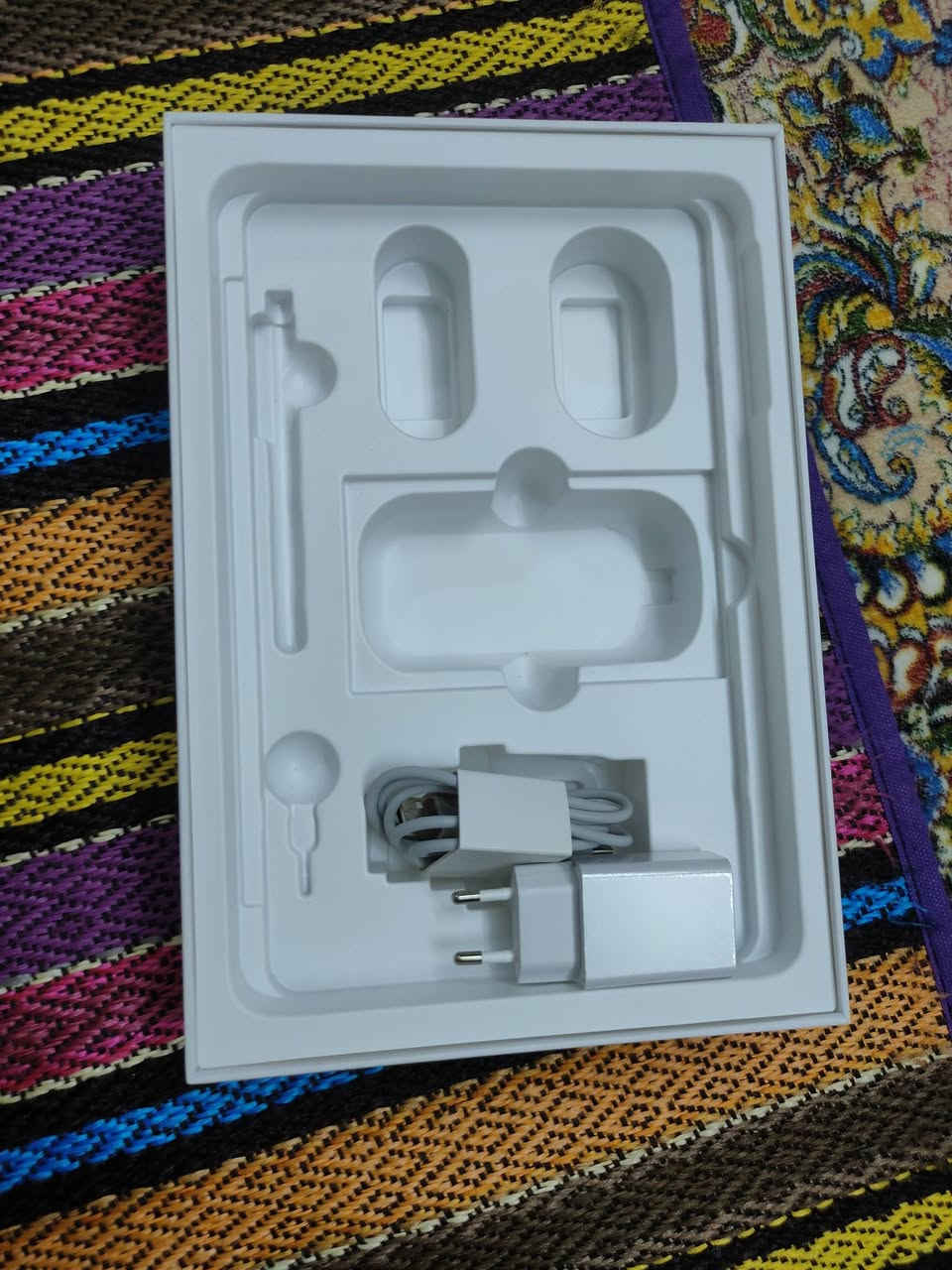 سلام عليكم ايباد لبيع فول مواصفات بس معرف غرضه كامله العنوان بغداد السعر 160 رقم ***********
