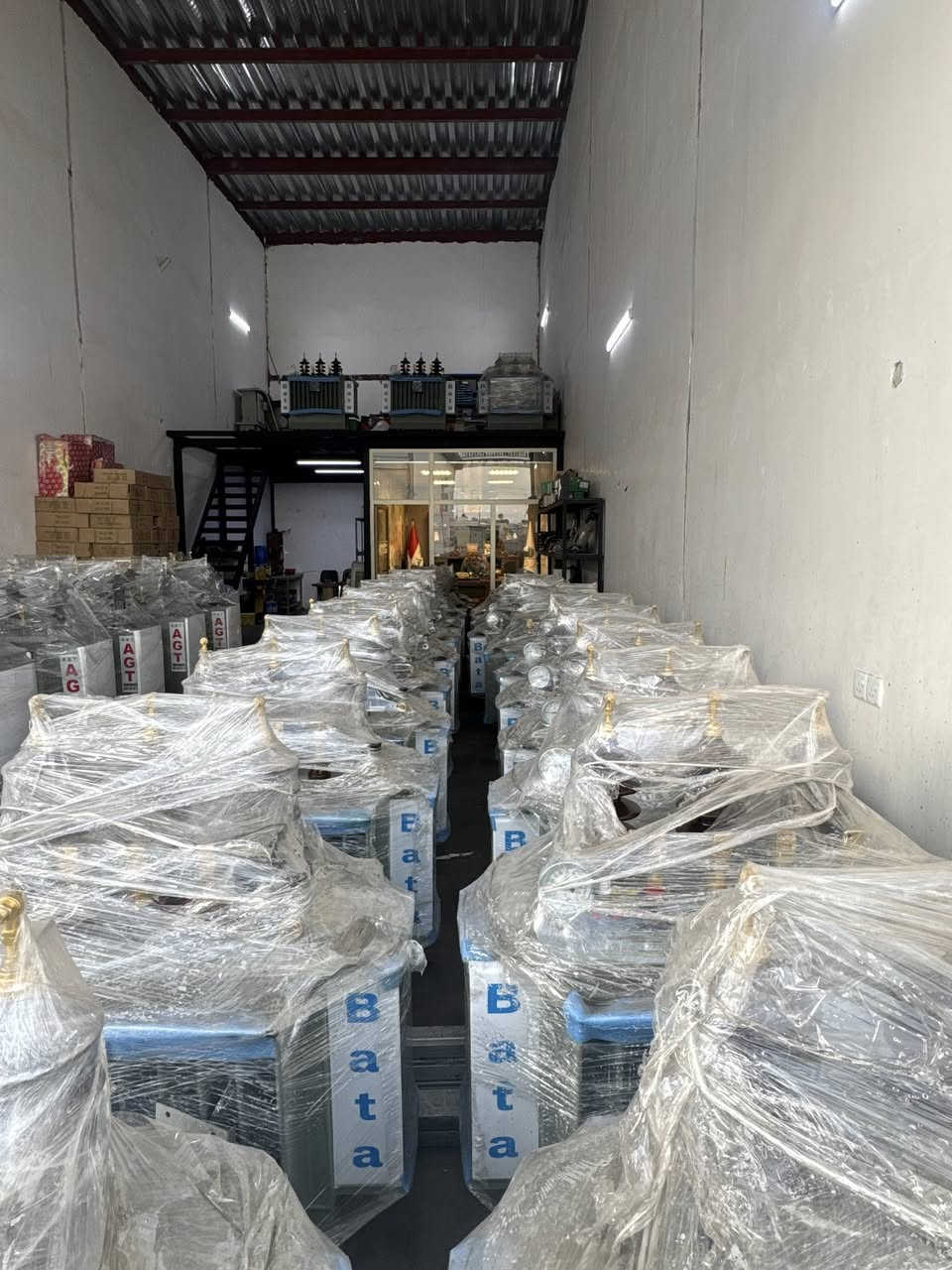 بسم الله الرحمن الرحيم 
تم بعون الله وصول محولات 250 كيفي 
المنشأة تركي 🇹🇷
ضمان لمده سنه واحده من تاريخ البيع 
ضمان الاستبدال وليس صيانه ✅
يوجد نقل إلى جميع المحافظات العراق ✅
با الاضافه إلى 
جميع أنواع وأحجام الأسلاك الامنيوم ✅
وجميع أنواع الاعمده المدور وال مشبيك✅
وجميع أنواع الفناجين العالي مع سبندل والواطي ✅
للاستفسار وطلب تواصل معنه عبر الأرقام الهاتف وتساب ✅
☎️***********
☎️***********
باداره:عباس الشمري
