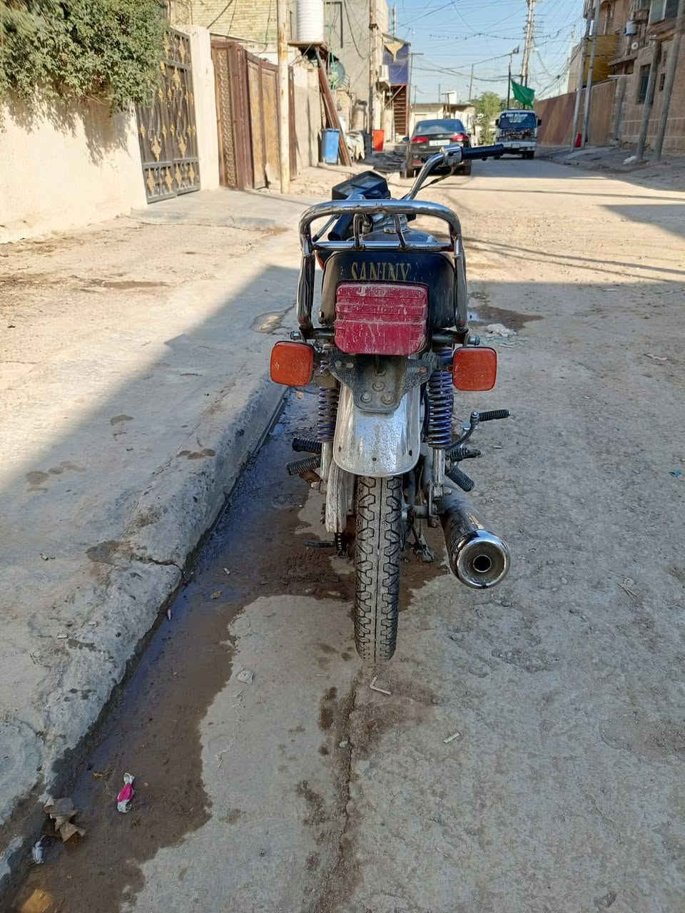 السلام عليكم دراجة ارشة أربعة كير للبيع نضيفة كاعدة حلوة كهربائيات شغالة اشاير بكلايتات أوراقه ضايعة جانت مخزونة موديل 2017 اعيد جانت مخزونة سعرهة 425 وبيهة مجال للاستفسار ***********.     او.    ***********.  المكان بغداد حي العامل
