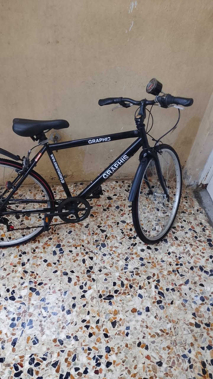 سلام عليكم بايسكل GRAPHIS للبيع جديد مصارلي هواي من اشتريته اقل الشهر رايدة 120الف وبي مجال  مكاني بغداد زعفرانية *********** وتساب فقط

