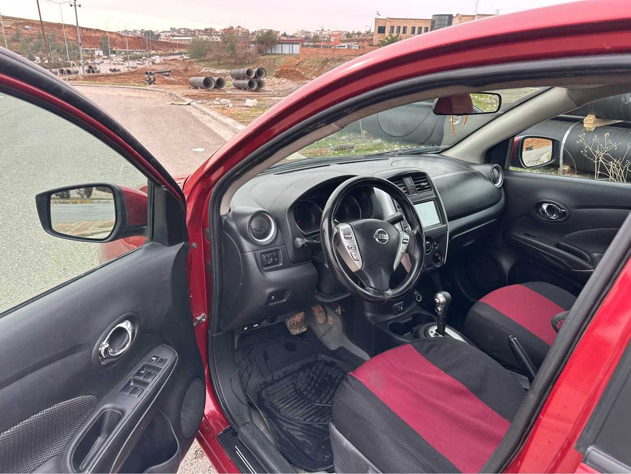 فروتن و گورین 
nissan versa 2018 SV
بێ سبخ 
شاشە و کامیرە و جام کهربائئ
تحدید سرعە و سوکان ڤولیوم 
دوو سی پارچە تبدیل شریکەنە 
سیارە بێ سبخە
٢ وەرەقە غرامە لسەرن
گێر و مەکینە و تحویل و غرامە هەمی تشت شەرت
سعر 89$ و مجال
***********
سیارا ل ئاکرێ اكر, نينوى
