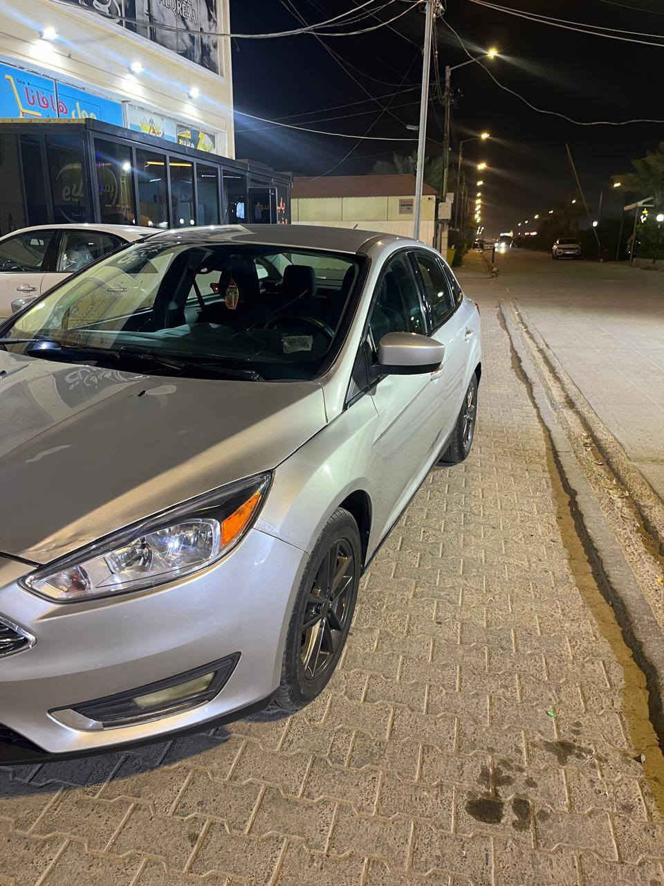 السلام عليكم احبائي الكرام
فورد فوكس 2018 محرك 2000تنفس طبيعي مكينة كير تبريد تدفئه حداديه تايرات كله مشروط سياره جاهزه مية%الله شاهد كلش حلوه واحلى من الصور بيها جاملغ فقط صبغ وبنيد بي طخه ونفسه مرجعي بدون اي صبغ  السعر 78 قفل مكانه نجف الاتصال على الرقم *********** تحياتي للجميع
