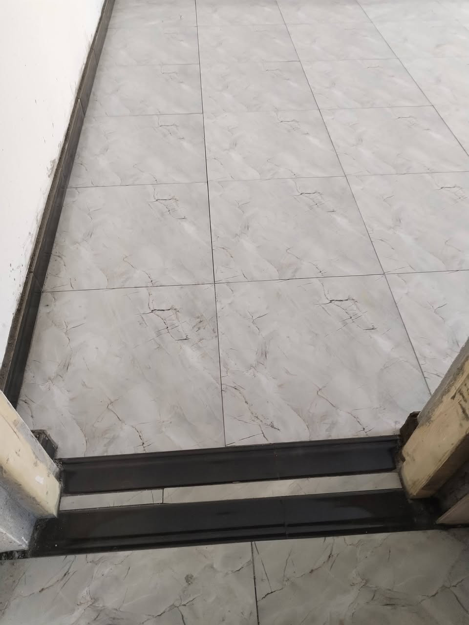 ابو أدهم المصري لتركيب جميع انواع البورسلين والمرمر والكاشي تسليم مهندسين درجه اولى ***********
