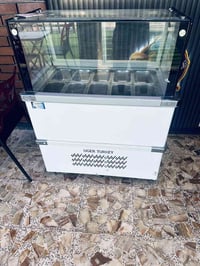 عارضة مقبلات جديدة بسعر مناسب للاستفسار الاتصال ع الرقم 07716044653