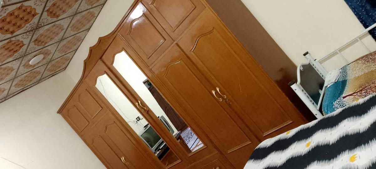 السلام عليكم  غرفة للبيع صاج من الداخل والخارج نضيفة ومرتبة
٧ قطع سعرها ٩٥٠ وبيها مجال 
للإستفسار *********** البصرة, العراق
