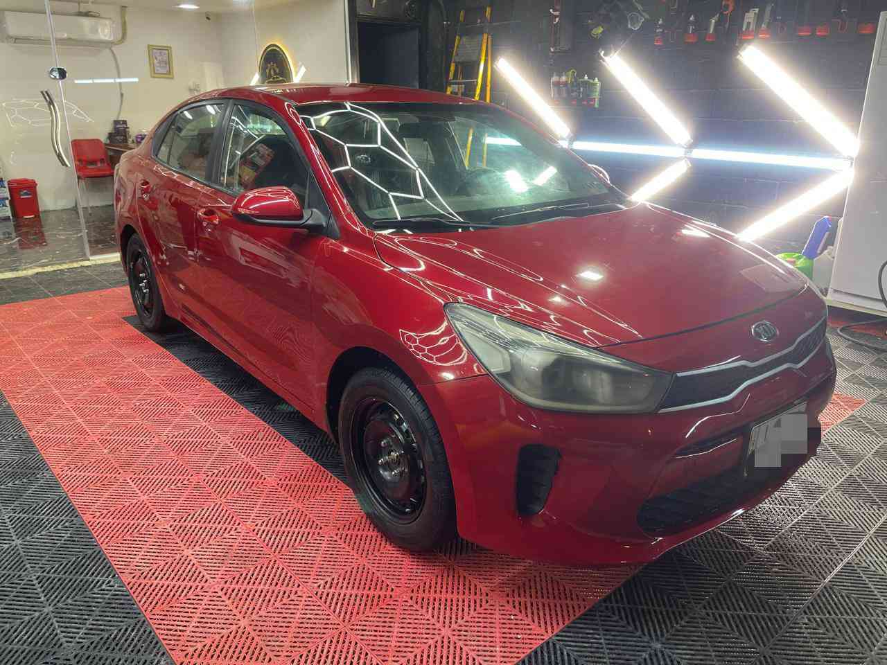 ريو
كيا ريو..2018..
وارد امريكي ..جاملغين الخلفي والصندوك صبغ… ..والباقي كفاله
مكينه وكير مكفولات..حجم 1600..
تحكمات تلفون شاشه كامره..كروز سرعه
تبريد تدفئة… ماشيه 70 الف… 
رقم بصره شرط التحويل… جاهزه للاخير
السعر 94..اتصال..‏‪***********‬‏
