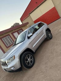 جراند شيروكي • ٢٠١٢ • وارد امريكي