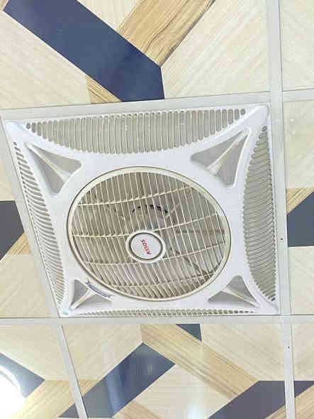 السلام عليكم 
اغراض للبيع
 
برادات عدد 4 ماركة ايگور التركية احسن نوعية تبريد عالي و ثلج ايضا حجم كبير نظافة 90‎%‎ 

سبلت ميديا امڤيرتر سحب و وطني 2 طن جديد مستخدم 4 شهور 

بنكات سقف ثانوي عدد 3 شغالات مع ريمونت تحكم 

فاترينا عرض المنيوم  ارتفاع متر و نص   طول مترين جديد جدا 

للتفاصيل اكثر الاتصال على ***********
