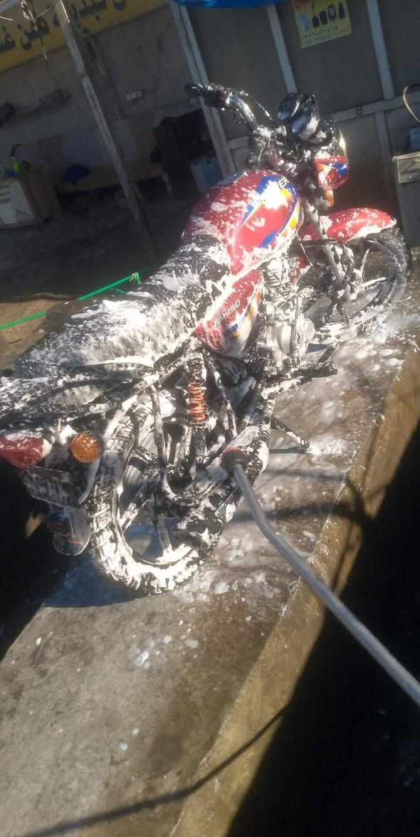 سلام عليكم دراجه بوكسر البيع موديل 20اوراق اصولي أسعر 800وبيه مجال ***********
