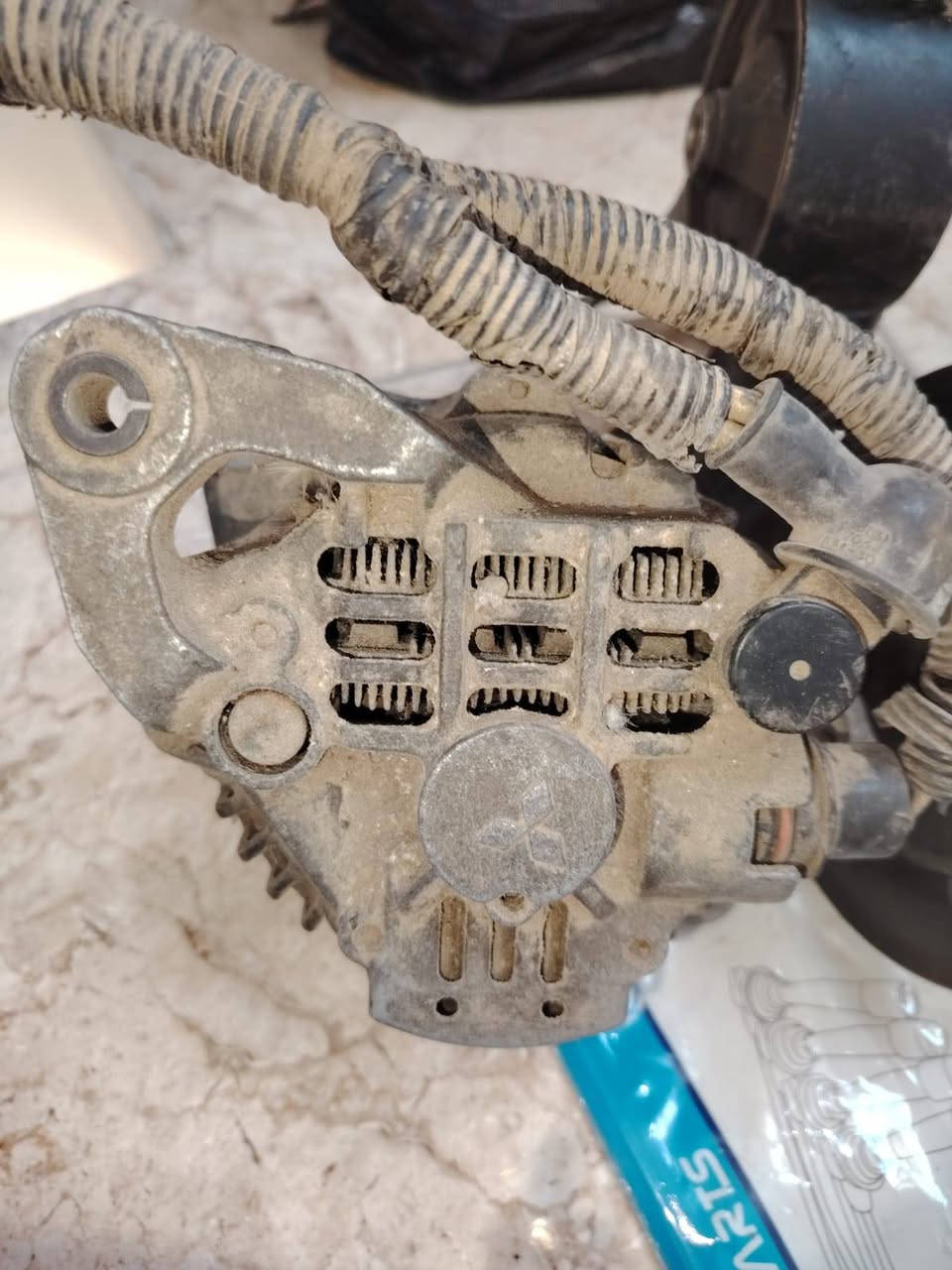 السلام عليكم
غراض لانسر بومه للبيع
السعر كلهن 250
اتصال واتساب ***********
