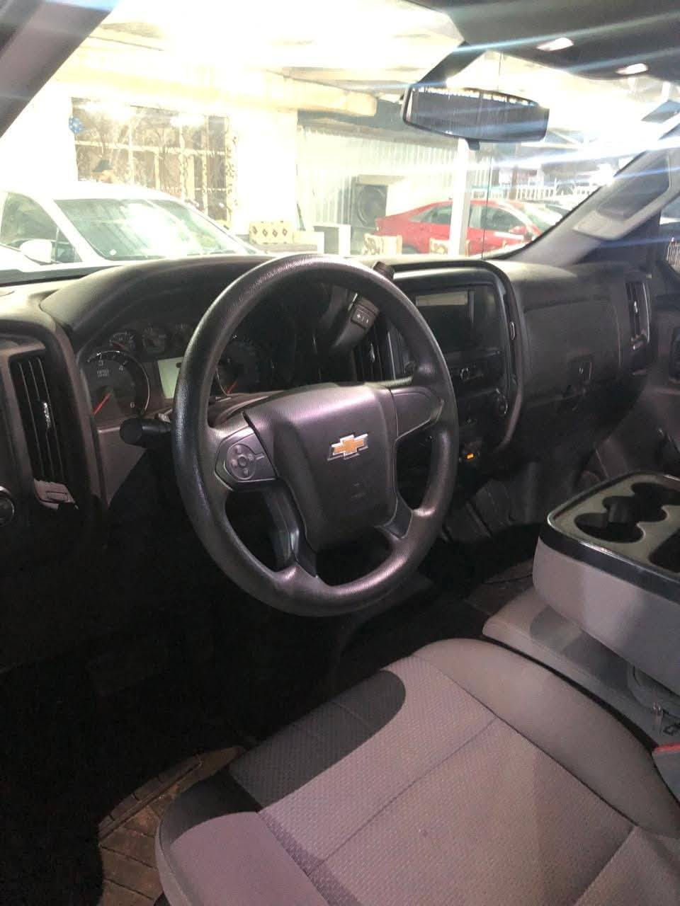 اسلام وعليكم سلفرادو للبيع موديل .2019 وارد امريكي حادثه موضح بل صوره ماشيه ١٩ ألف جديده سياره مكانه نجف اي استفسار اتصل وبخدمتك *********** رقم سياره بغداد .
