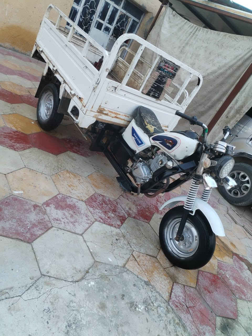 سلام عليكم ستوته للبيع موديل 2018 اوراقهه كامله مكينه جديده ماَفتوحه شاصيهه كفاله كامله من الطول للطول كلشما عوزهه السعر مليون و400او بيهه مجال قليل مكاني الشطره هاذه الرقم ***********
