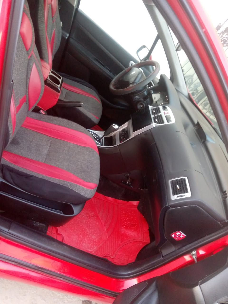 بيجو ٣٠٧موديل ٢٠٠٦ سياره جاهزه محرك وكير وحداديه تبريد رقم بغداد سنويه جديده مشروع وطني مكانه بكركوك *********** سعر ٥٩ورقه بيه مجال بسيط سياره بدون صبغ وحادث
