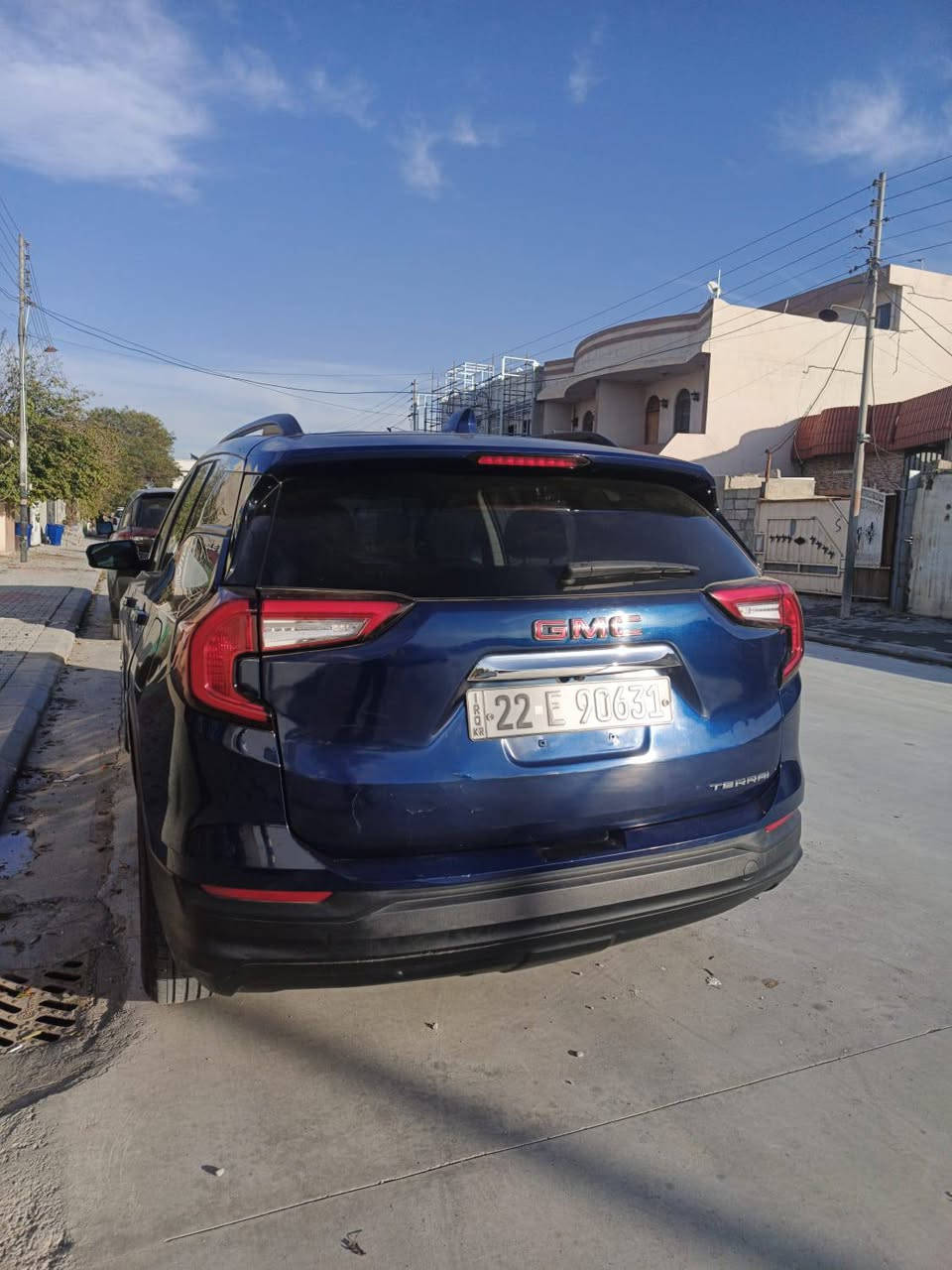 سلام عليكم🤍
‏GMC تيران موديل (2022 )لون ازرق
رقم سليمانيه شرط التحويل
المحرك (4 سلندر ) (1500) تيربو T
الضرر :- السياره تبديل بنيد + الصندوق صبغ
السياره ماشية :- 55 الف كيلو  / الفئه :- SLE
(مواصفاتها) 
- توويل 
-   شاشة
- بصمه 4 ابواب + بصمه تشغيل عن بعد(REMOTE START) 
- هاند بريك بصمه + اوتو ستوب( AUTO STOP)+ اوتو ستارت(AUTO START ) 
- كامره خلفيه دواره 360 
- رادار امامي ( تحديد مسار) 
- حساسات امامية
- اكثر من نظام قياده 
- كشنات هيتر  +  تحكم استيرن  
- نظام مانع الانزلاق + نظام مانع الانحدار 
- تبريد قطعتين 
- جنطه بصمه كهربائية 
 السياره نظيفه وكلش حلوى
مكان السيارة كركوك
السعر ( 185) ويرهم مراوس 
للأستفسار أكثر تواصل خاص او على الرقم
***********
