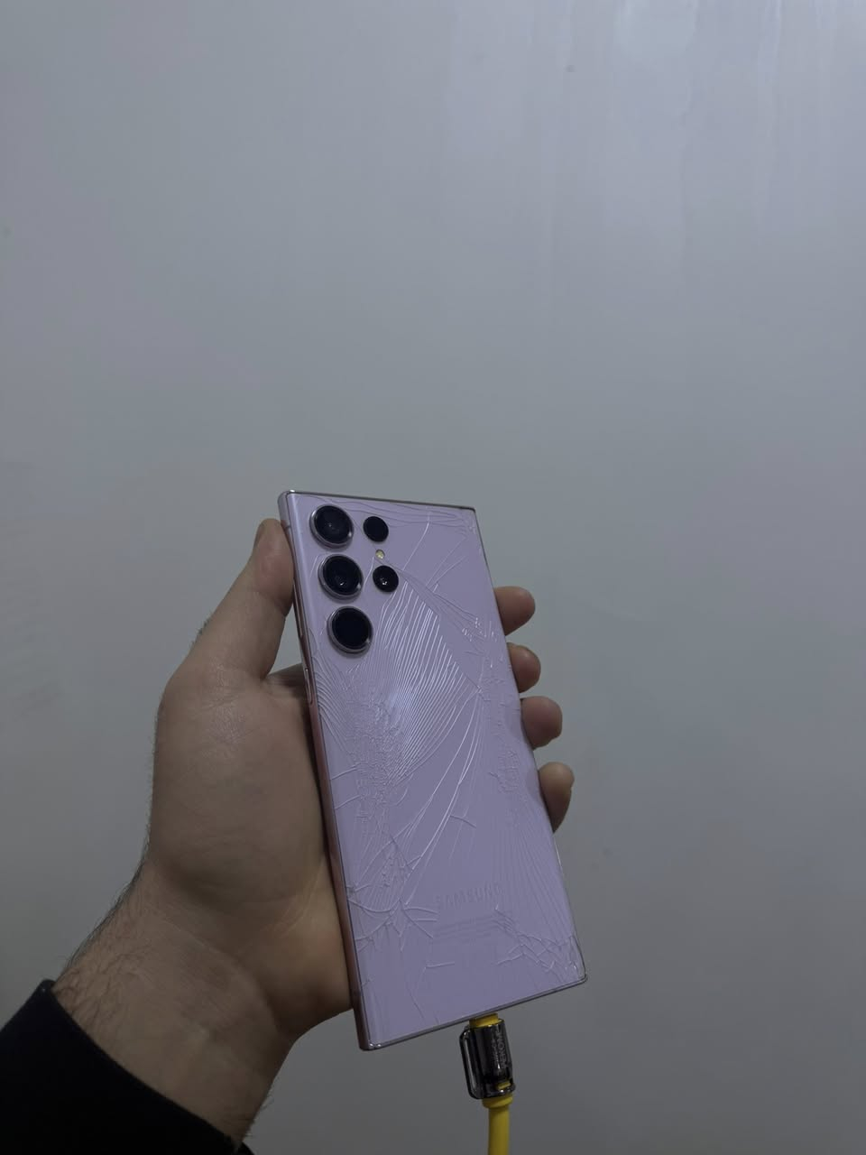 السلام عليكم
اس ٢٣ الترا 
لون لافندر 
ذاكره ٢٥٦ 
شرق اوسط 
فقط كارتون موجود 
الضرر شاشه والضهر موضح بصوره 
سعر ٣٠٠ الف قفل 
***********
