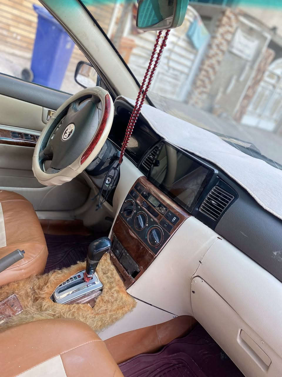 سلام عليكم بي وايديf3اوتو حادثه شجره واكعه على القماره ومعمره رقم مسيان صاحبه يريد تحويل كير محرك كهربائيات كفاله والبدي شوف العين كامره شاشه 
سعر 37وبيه مجال 
***********
