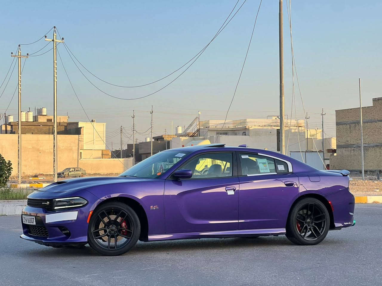 السلام عليكم
جارجر موديل 2018 اصل رقم بغداد دولي بسمنه
وارد امريكي ضررها قبق صندوق بدون دواخل
بدون ايرباك
السياره موصفات فول 1/1 
فتحه
تحكم
شفتات
مكينه 8سلندر
موصفات هواي بيها
مكينه كير تبريد حداده على وضع الشريكه اي نقص مابيها وشرط احلا من صور
العنوان البصره
السعر 185
رقم ***********
رقم *********** البصرة, العراق
