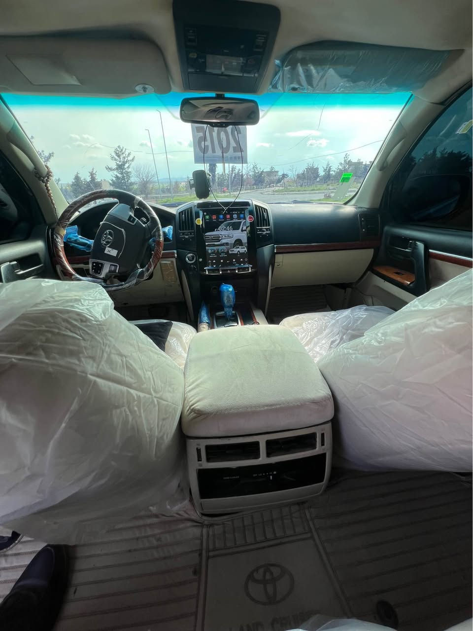 وەنەوشە 2015 
موس براوەی نیە دەعمو لیدرای نیە 
زەمان دوبەی بەشەرت دوبەی 
سعري 168 معامه له 
8پستنە گێیر مەکینە بەشەرت تەقەو رەقەو کارەبای بەشەرت سەیارەکە پاک ماوەتەوە 154هەزار هەقیقی رۆشتوە مەسرەفی سەنتیکی تیا نیە کامل جوانکاری بو کراوە هایدرولیکی گیرو مەکینەو ئەکسلیشم گوریوە ئەیبیئیس بیلاد بەشەرت شوين كؤيه موشته ري ته له فون بكه :*********** فایبەرو واتسئەپم لەسەر ئەم ژمارەیە كويسينجاك, أربيل
