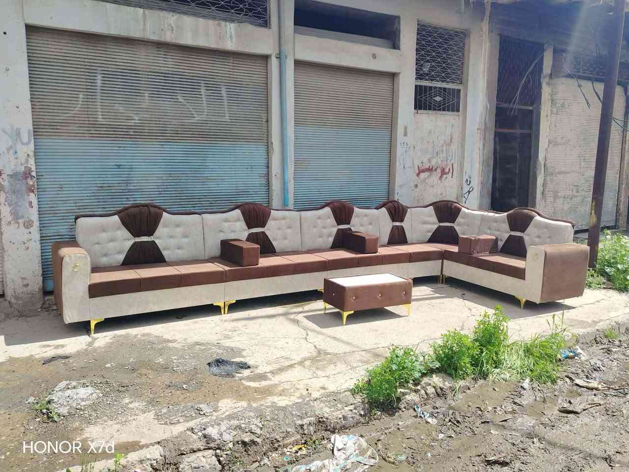 ديوان عراقي جديد 
خشب ثقيل  سفنج 8سم اكتسرا
7.5 امتار + طبله 
السعر خاص
*********** واتس موصل, نينوى
