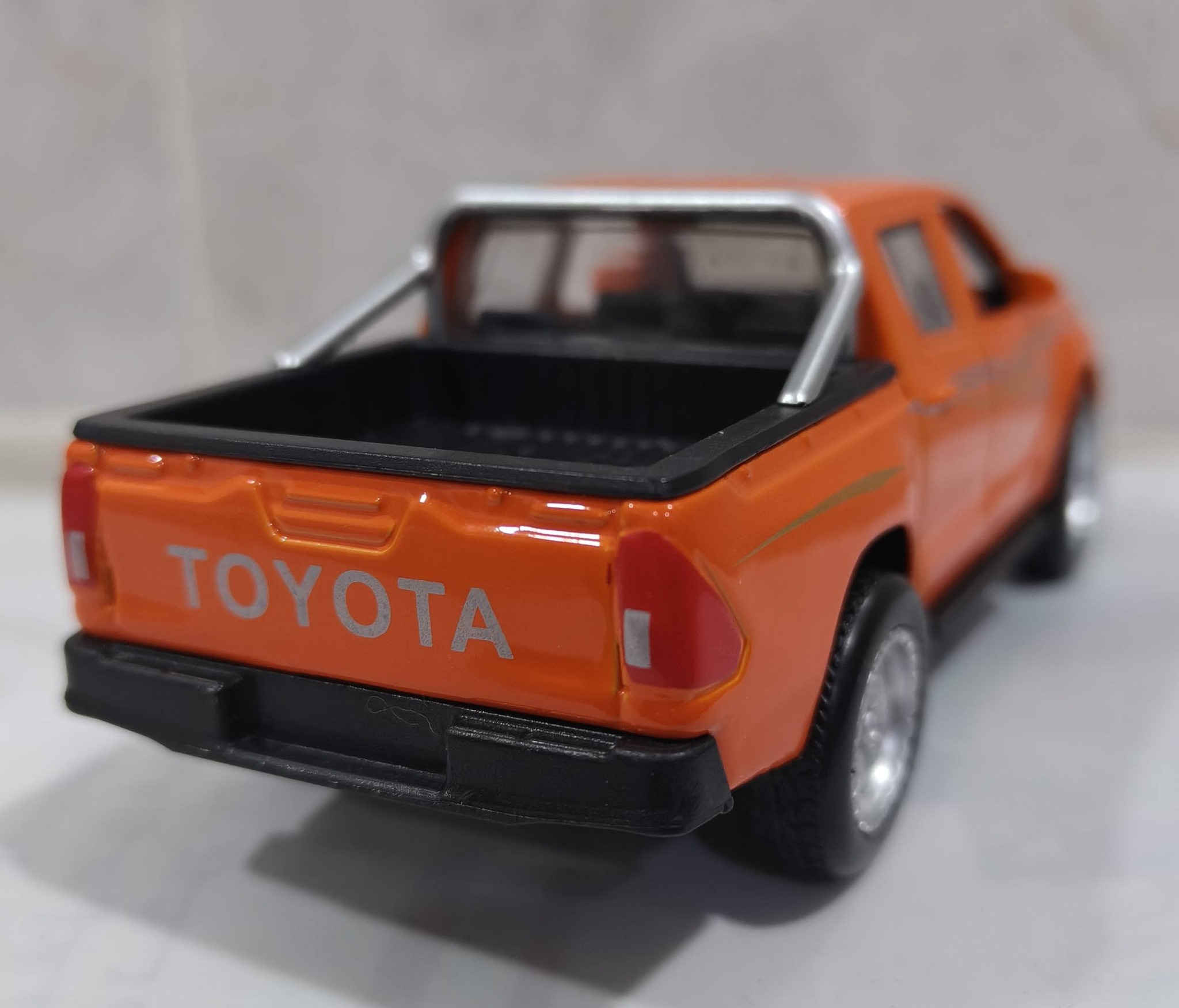 مجسم سيارات مصغرة
السيارات حديد بي ضوء وفتح باب 

السعر القطعة ب 6 

عنوان : زيونه  تواصل خاص


**إذا كنت صاحب هذا الإعلان وتريد حذفه لأي سبب، رجاءا أرسل رسالة إلى الدعم الفني**