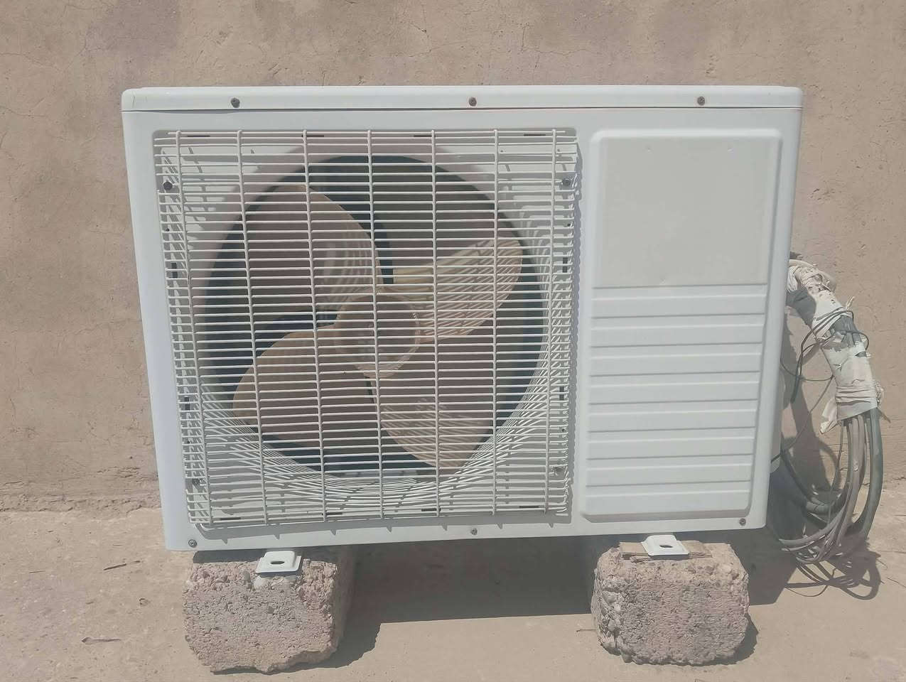 للبيع سبلت نوعية الحافظ مستعمل ونظيف 2طن للاستفسار على الرقم
***********
