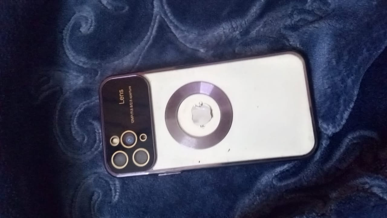 أيفون اكس اس مبي شي بس ضهر مكسور ذاكرة 64  مكاني حي اور سعر ١٥٠ رقم ***********
