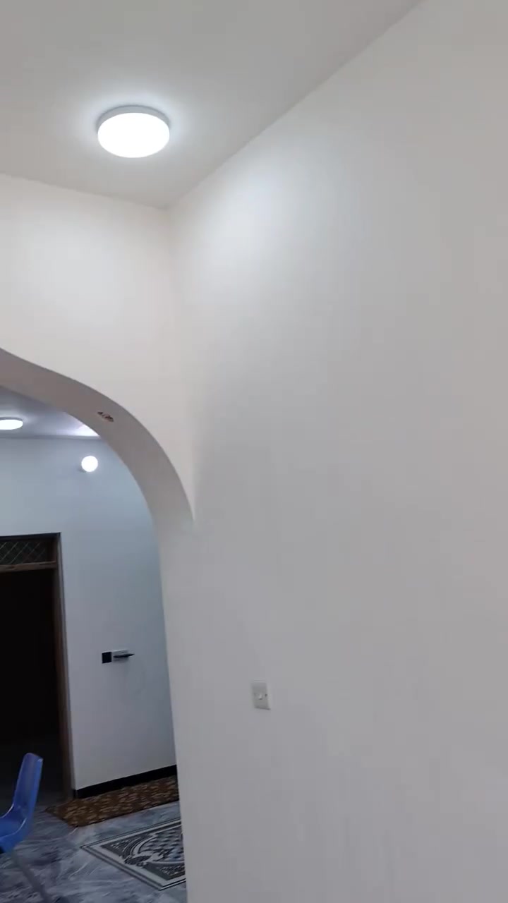سلام عليكم اخوان
بيت البيع بناء حديث  مساحه ٢١٠
اساس شريط كونكريت البيت يحتوي غرفتين نوم
وصاله مطبخ واستقبال مجمع صحيات مي واصل البيت وكهرباء والبيت جاهز نزول
البيت مقابيل حي صناعي  وسكف عكاده شيلمان بلجيكي ولبيت يبعد عن شارع العام ١٥٠ متر اتصال. ع رقم ***********  مامتواجد ع فيس
