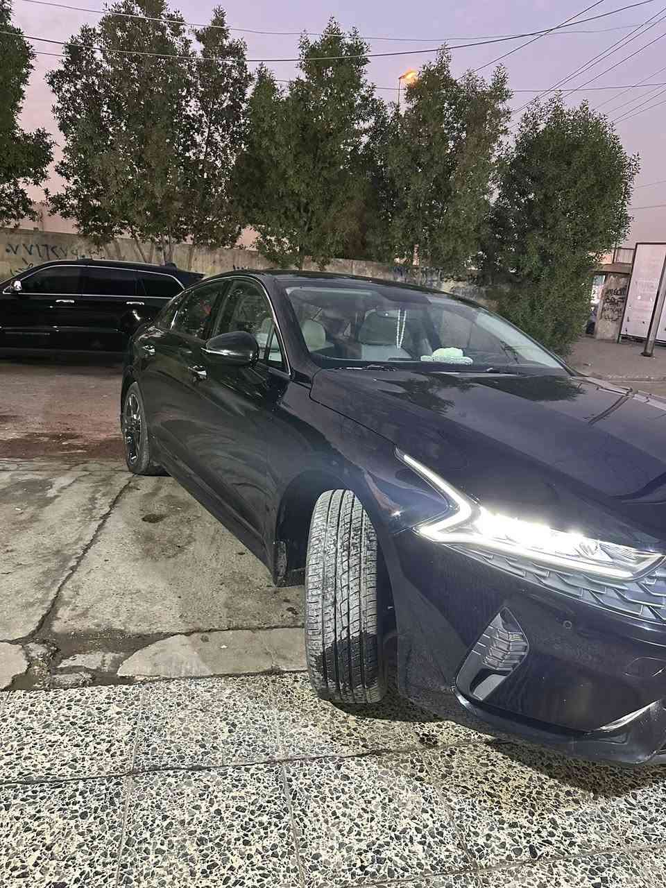 كيا كي فايف 2023 خليجي لون اسود وكالة شركة كيا نم ماشيه 37 فول مواصفات مكينه 2000 السياره باسمي تحويل مباشر 
مكفول من الصبغ فقط تكحيل 
بانوراما 
لد امامي خلفي 
تبريد مناخي منفصل 
كشنات تدفىه 
كرسي كهرباء 
كشنات جلد ابيضو اسود بلادي 
يدات نيكل 
تبريد خلفي 
تبريد السياره خزن ميموري لمس 
انارة داخليه لمس 
تحكم ستيرن فول 
هندبريك كهرباء ( بصمه )
بصمة تشغل عن بعد 
اوتو هولد 
نظام فيو 
5 وظعيات قياده 
كير AT
لايت 4 عدسات 
بلاجكتور LED
صندوك ذكي يفتح عند التقرب 
السعر 205$$  بيه مجال بسيط 
موقعي اليرموك نفق الشرطه 
***********
***********
السياره على وظع وكاله
