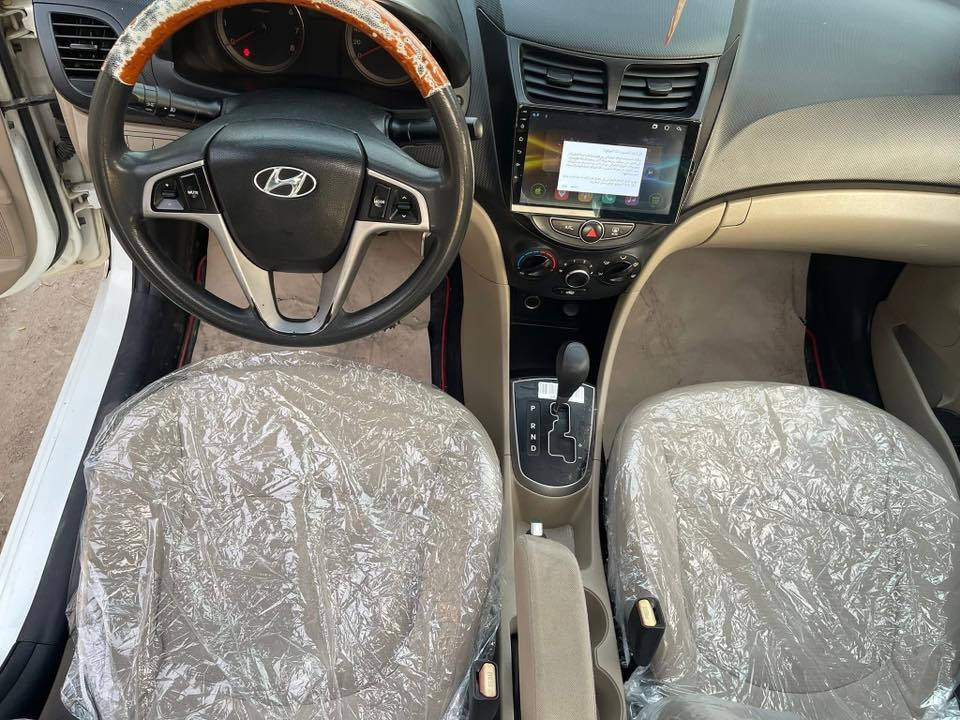 السلام عليكم

هونداي اكسنت خليجية فول مواصفات موديل 2016 مكفولة  من  الضربة والصبغ والتبديل ماشيه 170 km
                     سياره كلشي مناقصه جدا نظيفه 

-كير محرك بلاديات ممفتوحات كفاله
-حجم 1600 دوش قطرتين المرغوبه 
-كير اوتماتيك
-نظام Eco 
-لدات زنون  حاجب 

-تبربد +تدفئه شغالات فول 

-صدر جديد تخم تاير جديد

-فتحة سقف سلايد روف

-شاشة كامرة 
- اشاير بالمري 
-داخل لونين بيج واسود
سعره  110$  وبيه مجال 
الرقم :-***********
