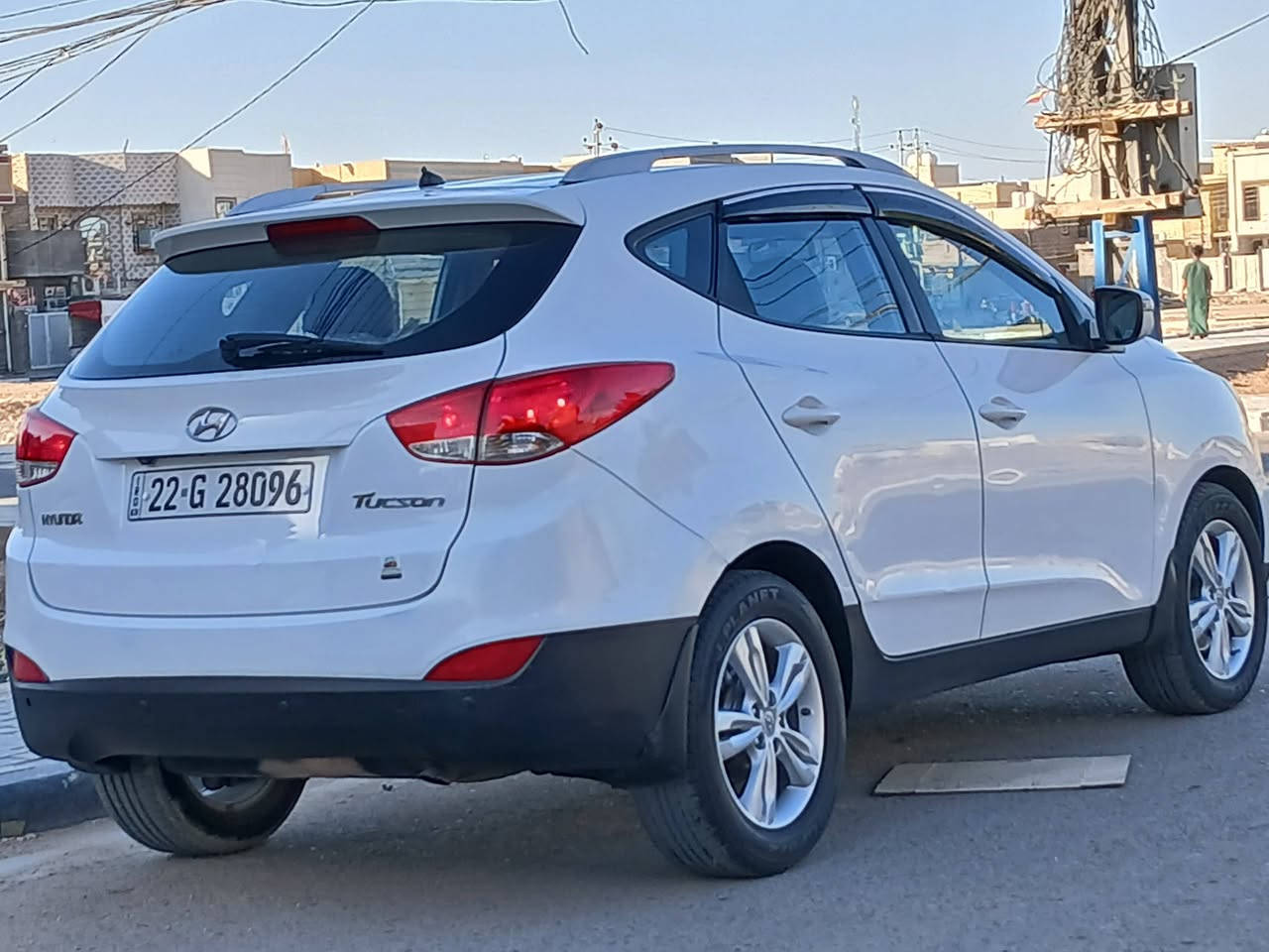 سلام عليكم سياره نوع توسان خلجيه مديل 2013 السياره جاهزه كير مكينه حداديه تخم تاير السياره حلوه وجديده تريد وكال تريد تحويل السعر 117 وبيه مجال بيه قطعتين بي بدون دواخل العلوان كربلاء رقم الهاتف تصل ودلل *********** بيع فقط
