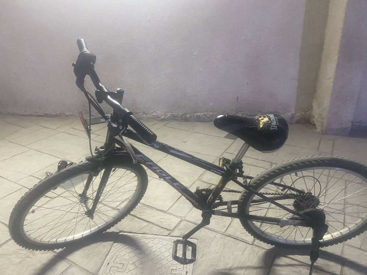 باسكل للبيع : الباسكل كلشي مابي بس التاير :الامامي فاش/السعر$ 90.الف:العنوان؟!بغداد العامريه شارع فلافل طربوش بنهايه على اليسار :(للستفسار)***********الواتساب حجمه 24:

