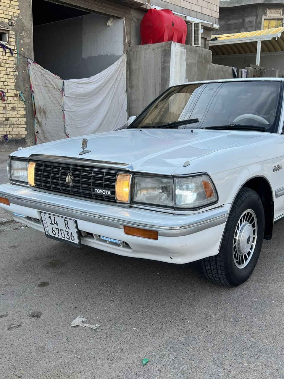 سلام عليكم سيدان رقم بصره مشروع وطني سنويه لغاية 2030تنتهي رقم بصره انلكيزي تحويل ثاني. يوم. السياره كفاله عامه من الكص والنقل. وللضربه ولعيب شرعي.  السياره مكينه وكير ثنين ونص شرط كارتون. واحداًده واتخم تاير شرط كله زيرو.  السياره جديده حيل متعوب عليها كلش مابيها اي نقص. السعر. 68مجالها قليل. هاتف. ***********البصره.
