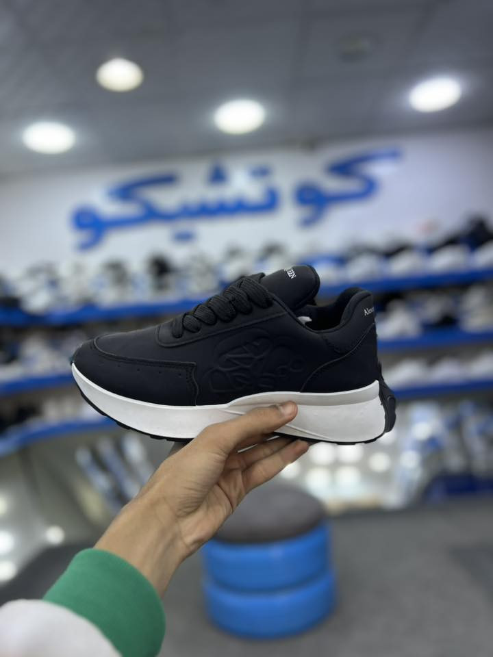 💥💥💥كوتشي Alexander McQueen الجديد 💥💥💥
😊موديل جديد من مصنع McQueen بشكل جديد 😊
👇🏻👇🏻كوتشي بخامه عاليه جدااا مستورد 👇🏻👇🏻
👇🏻والخامه ساهله في التنضيف ممكن تحطو في الغساله👇🏻
👌🏻المقاسات تبدا من 41/42/43/44/45👇🏻
العنوان/
 الاقصر شارع مكه نزله الخور نزله فودافون بجوار محل كانو افريكانو المحل معروف جدااا


**إذا كنت صاحب هذا الإعلان وتريد حذفه لأي سبب، رجاءا أرسل رسالة إلى الدعم الفني**