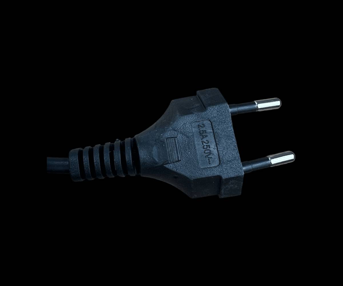 كاوية لحيم كهربائية ماركة Akko Star، تعمل بقدرة 60 واط. الكاوية تتميز بتصميم مريح للاستخدام بيد واحدة، وتتوفر مع بكرة سهلة التغيير. مثالية لأعمال اللحيم الاحترافية والدقيقة.