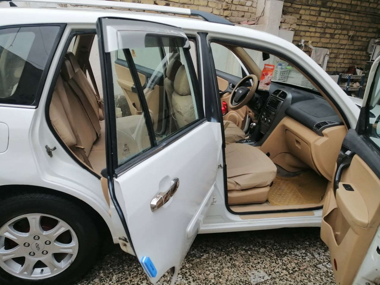 سلام عليكم تيكو موديل ٢٠١٣ رقم بابل ألماني مشروع وطني سنويه لغاية 28 محرك ٢٠٠٠ كير اوتماتيك كهرباءي سنتر لوك شغال جام كهرباءي اربعه شغال فتحه سلايت شغاله غرفه نظيفه كلش مكفوله من الضربه والتبديل بيها مكانات صبغ قليله تبريد شغال ثلج تدفئه كهربائيات كلها شغاله السياره جديده بمعنى الكلمه ومتعوب عليه مابيها دكة جاكوج تفيد الجنايه جاهزه من كل النواحي السعر 48 مجال حك الجيه تجي شوف وتقتنع وتدلل مكان السياره بابل القاسم م ***********
