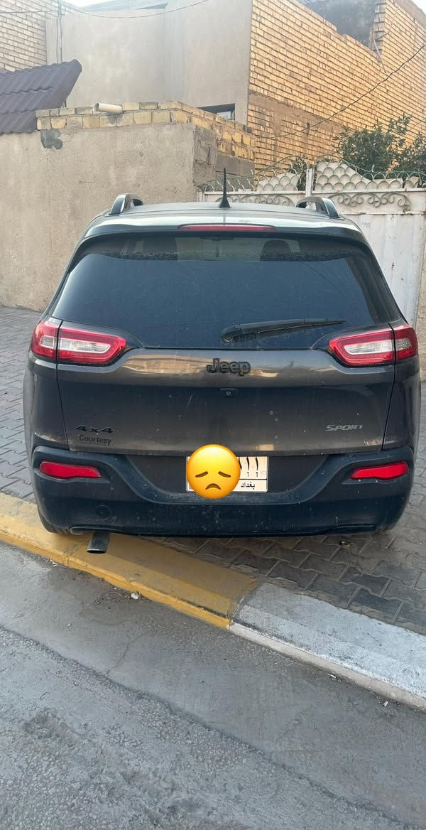 للبيع جيب بزون 2016 تحتاج مكينه 2400 السياره  حادثها الجاملغ الايسر ومرجع نفسه رقمها بغداد بأسمي 
ومكاني كربلاء سعرها 90 ورقه ***********
