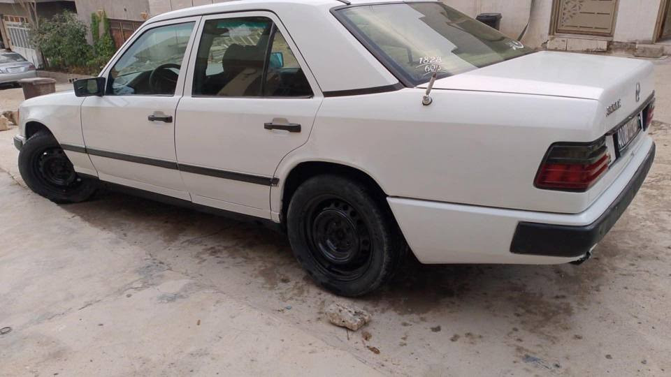 ئاڕم پلاستیک سلێمانی مەکینەی vvti300 ئەڕنەب گێڕ تۆماتیک بە شەرت
1986 
32 گەڵا
*********** السليمانية, العراق
