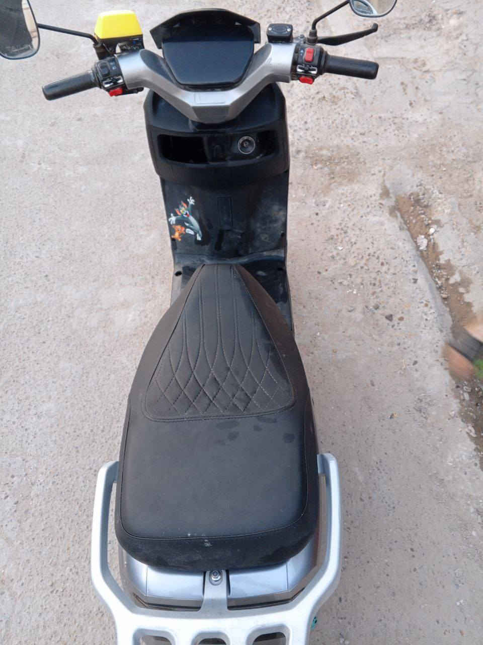 السلام عليكم دراجه شحن ام عيون ملف 2000 درجة  نضيفه  6بطاريات ام بي ثري بس نقص عقل اشاير بريكات شغال سعر 430 بي مجال وصل موجود ***********واتس
