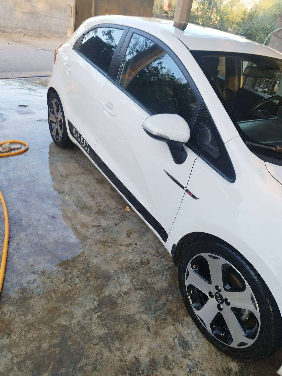 كيا ريو ٢٠١٤ خليجي بيها حادث بسيط صبغ قطعه فقط جاملغ أيسر فول مواصفات عدا البصمه تخم تاير جديد باتري جديد تحويل ثاني يوم السعر للجادين الاتصال على *********** و *********** مكان السياره سامراء
