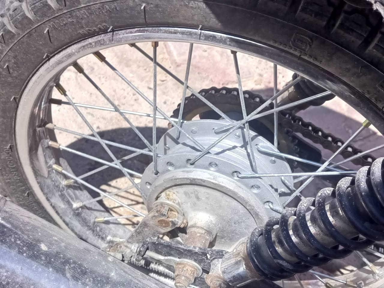 دراجه اربعه كير معه شلعه ومعدل دراجه ماناقصها شي بيها ويل قبل يومين شاده ب ٣٥الف ولدراجه متنباع وحدها ويهاغراض 
1تانكي 
2صفاحيات سود جدد 
3كابريته امتي ار اصليه
٤زنجيل 
٥ماشه نضيفه
٦تاير امامي اصلي كامل جيب وشد
٧واير سكليتر واير كلج بلجيس 
٨كب مال بريكات امامي وخلفي ويه دكساتهن
٩شفتات امامي وخلفي 
١٠ كشن جلد اسود 
١١عقل جديد وشغال ١٢باتري مامستخدم


**إذا كنت صاحب هذا الإعلان وتريد حذفه لأي سبب، رجاءا أرسل رسالة إلى الدعم الفني**