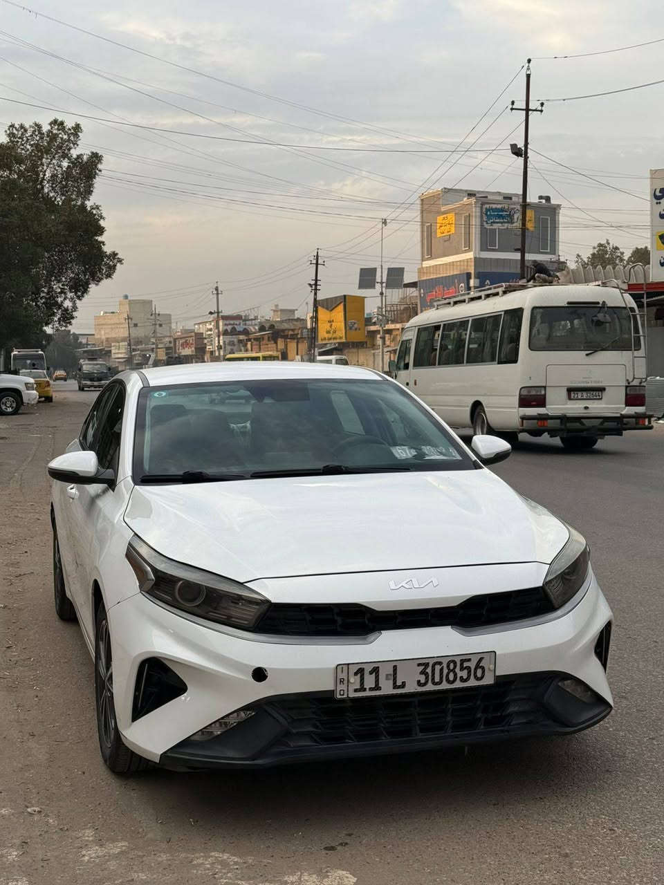 سلام عليكم فورتي 23 وارد امريكي  حادثه موضوح بصوره والاستفسار مراسلت رقم او الاتصال به  ***********
