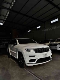 للبيع جيب كراند شيروكي (S) 🙏🏻 موديل 2022 خليجي🚘  وكالة خليجيه❤️‍🔥🏁 الس...