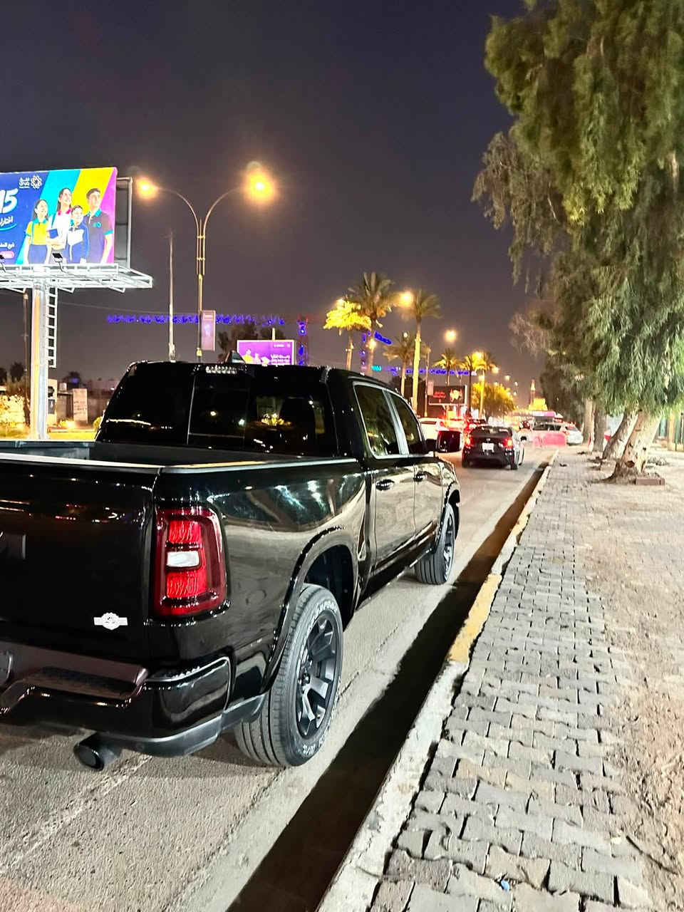 السلام وعليكم دوج رام للبيع بك هورن1500
موديل 2025 وراد امريكي
ماشيه 26000 ميل قابل للزياده
مكينه 3000 تون تيربو 
سياره بيها جاملغ مصبوغ 
الباقي مكفول 
للاستفسار *********** 
               ***********
