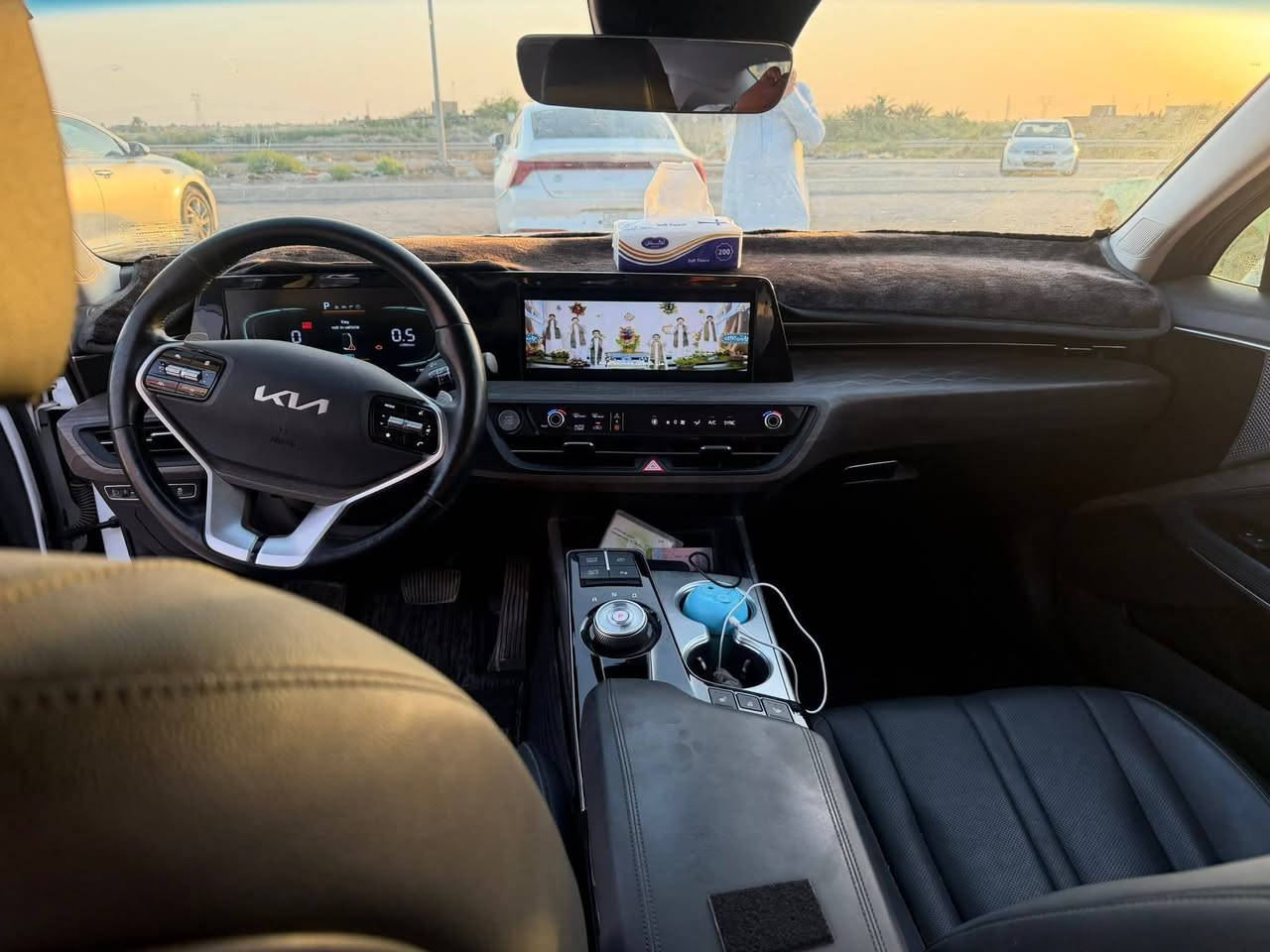 السلام عليكم
للبيع kia K8 
موديل 24
غاز اصل 90 لتر 
السياره 6 سلندر 
قطعتين تبريد
داخل جلد اسود 
كشن لسائق تتدفه _ تبريد  _ مساج
المقود تتدفه
4 انظمه قياده 
لايت زنون بلادي مع اوتو 
رادار +تحديد مسار 
وبعد هواي بيه مواصفات هوايه كفاله عامه رقم شهداء قادسيه دخول جديد شهر الواحد 
السعر 196 قابل للتفاوض
للاستفسار ***********
