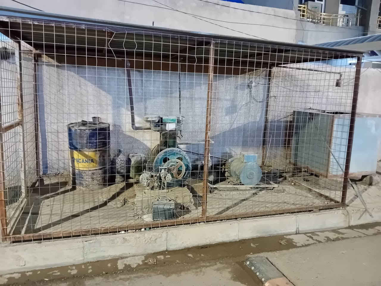 مولد لستر سلف للبيع مع رأس توليد KV10
   مع سقيفة مع تانكي ماء للتواصل على الرقم التالي 
***********
