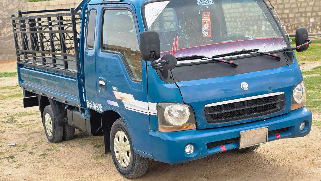 كيه ام عيون موديل  2001. حديد بدون رقم تكفل سرقه وعشاره محرك كير صدر كهربايات تخم  تاير كله جديد سياره مال جناي متعوب عليه جهزه من كلشي عل بلاد كله شقاله جهزه حله من صوره مال جناي متعوب عليه 7 جنكال دوشمه جديده محجل قلاف كله جهزه سعر 40 وبيه مجال بسيط مكاني رمادي خالديه ***********
