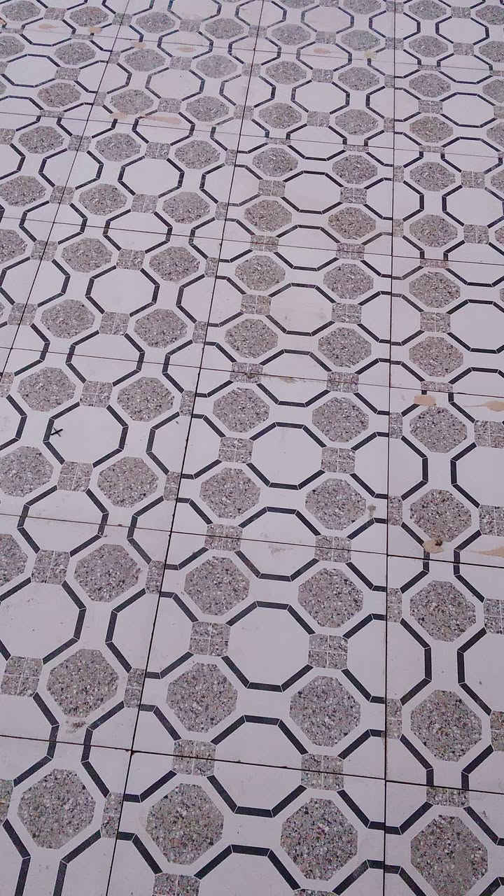 شغل سيراميك درجه اولى الي عنده شغل يتفضل خاص او يتصل على الرقم ***********
